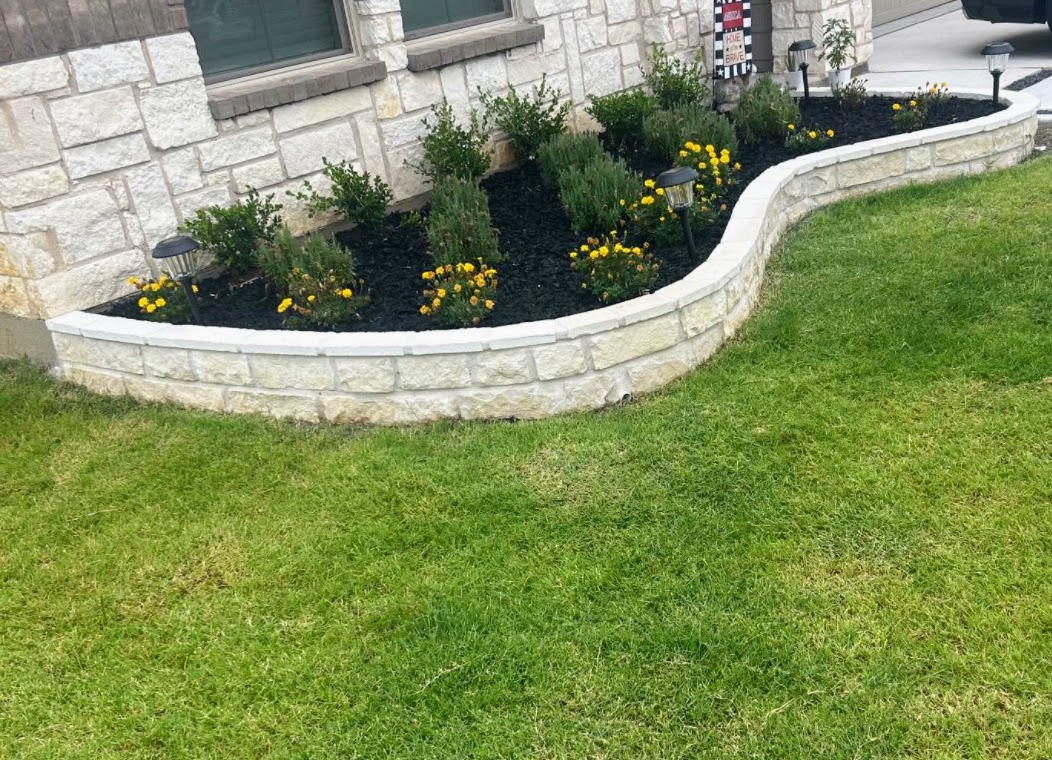 Curved Stone Flower Bed in Allen, TX - Dallas masonry portfolio