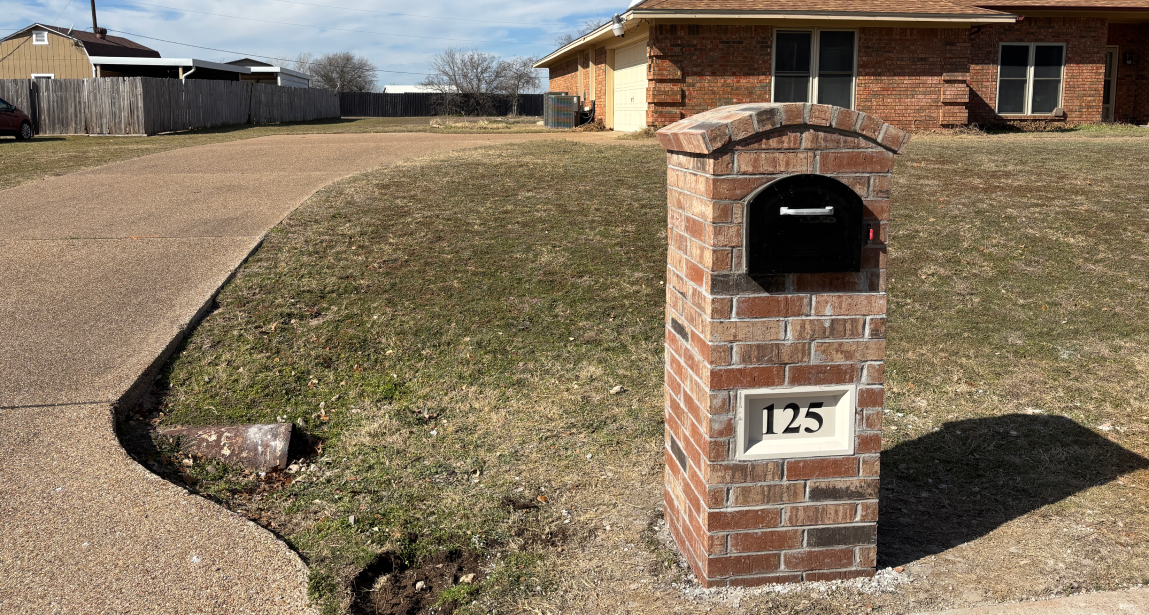 Eyebrow Arch Brick Mailbox - Professional masonry work in Irving, TX